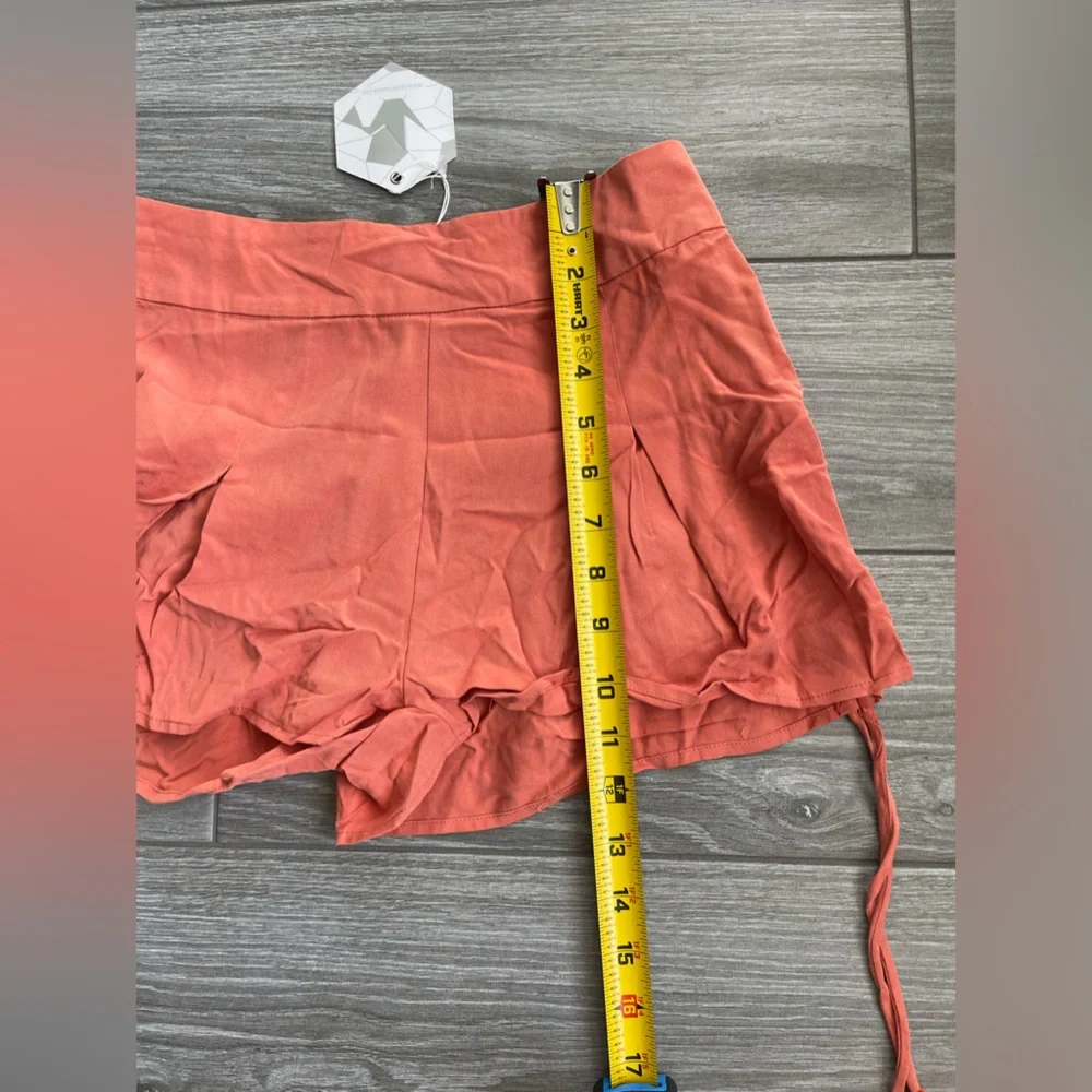 Boho Women’s Coral High Waisted Shorts with Tassel Detail, Size Small, NWT!••• - Picture 8 of 8